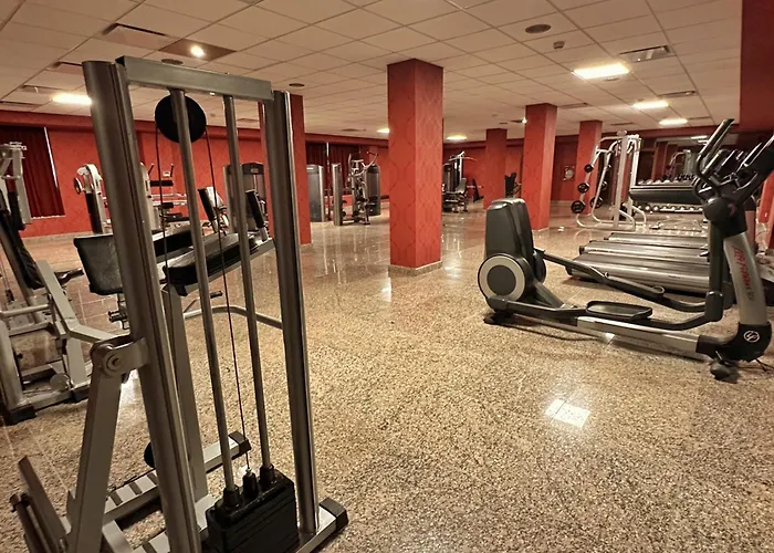 Status Hotel