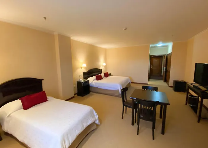 Status Hotel