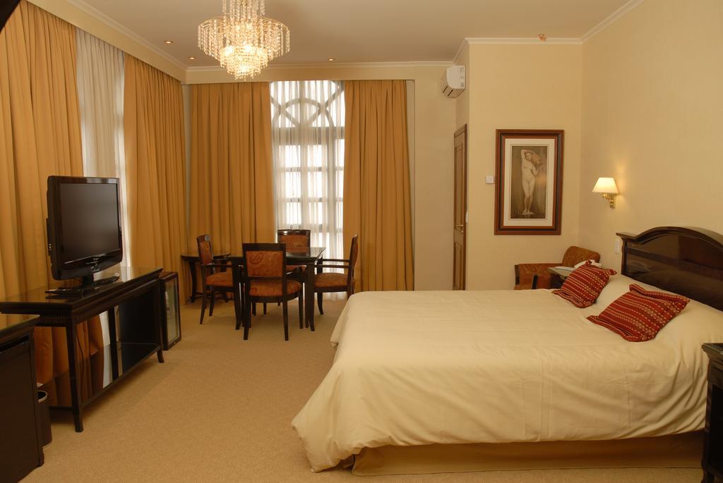 Status Hotel Hotel 4*