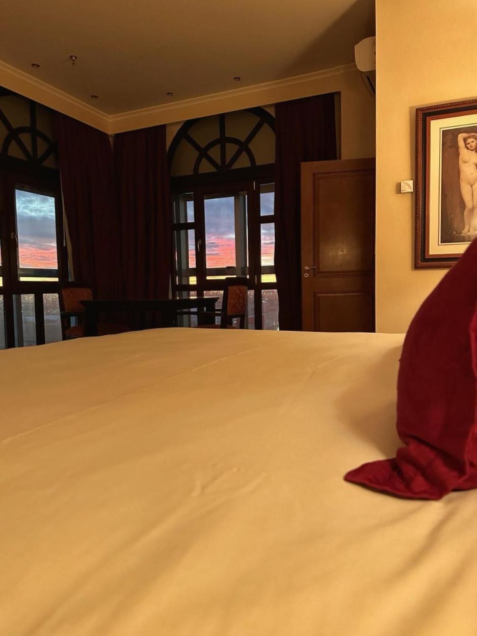 Hotel Status Hotel