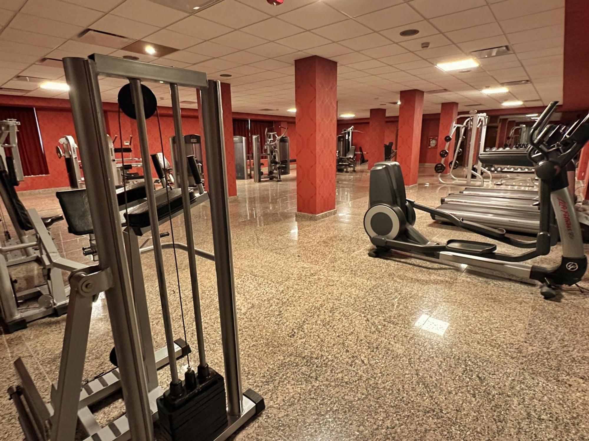 Status Hotel Hotel