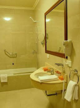 Hotel Status 4*